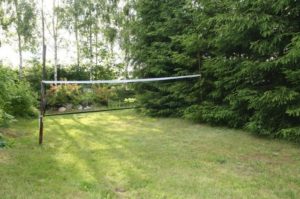 badminton w ogrodzie
